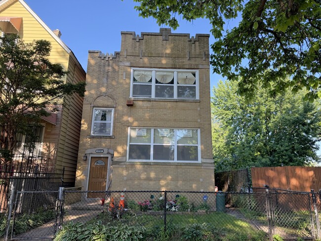 Building Photo - 6749 S Peoria St