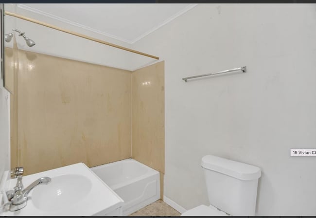 15 Vivian Ct