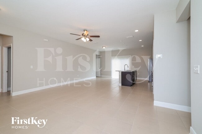 Photo - 720 Martin Ln