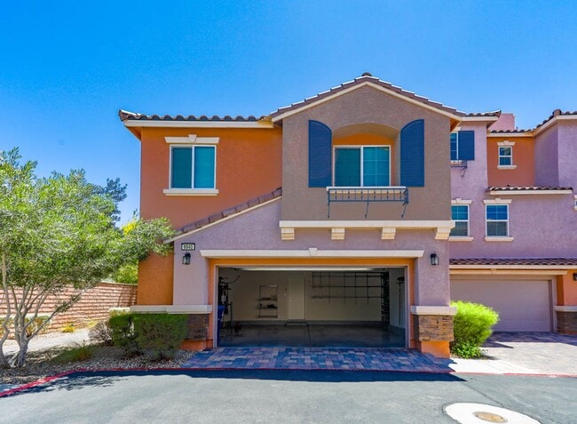 Photo - Beautiful 3 Bedroom Townhome With Stunning Mountain Views