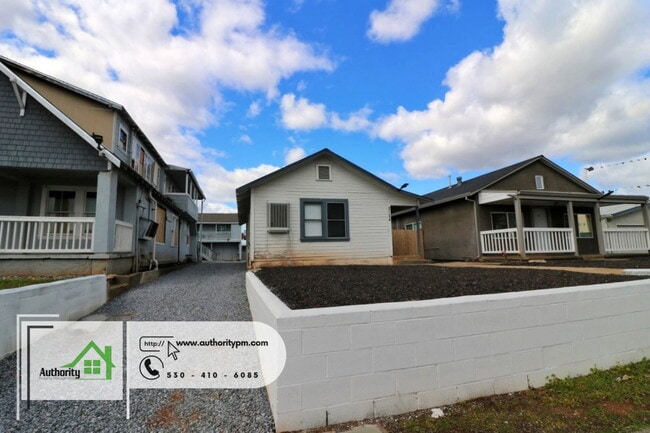 Building Photo - 2124 Pine St