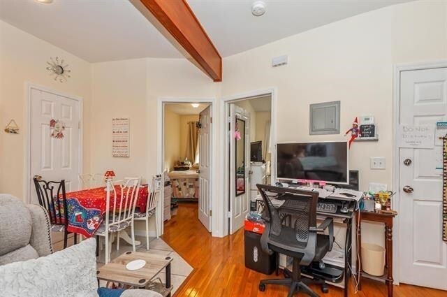 Photo - 17-19-19 Chase Ct Unit 1R