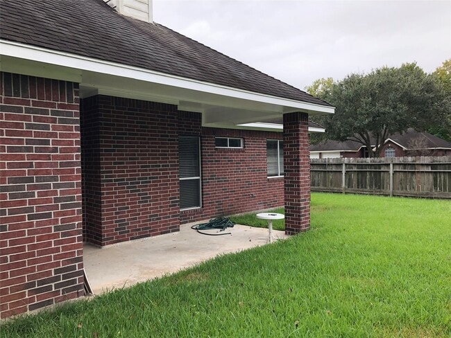 Photo - 818 Oak Lodge Ct