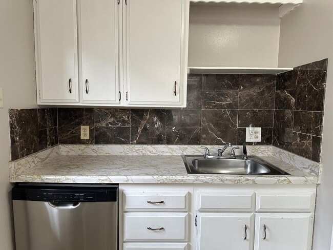 Photo - Race Street Apartments