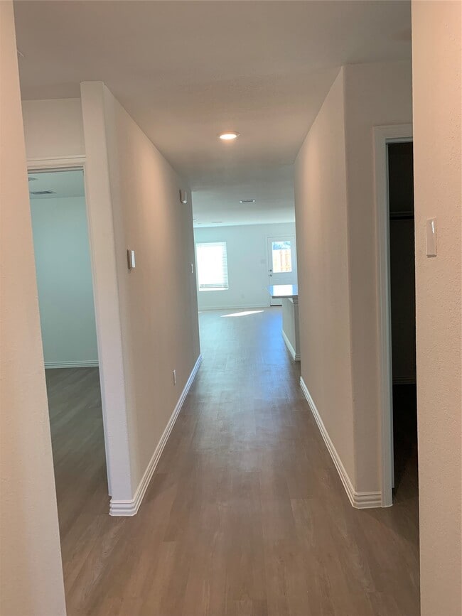 Photo - 18118 Rockvine Dr