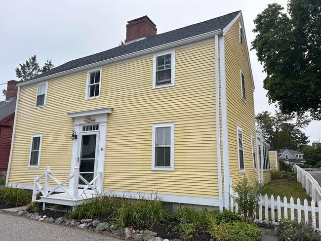 Photo - 42 Piscataqua St House