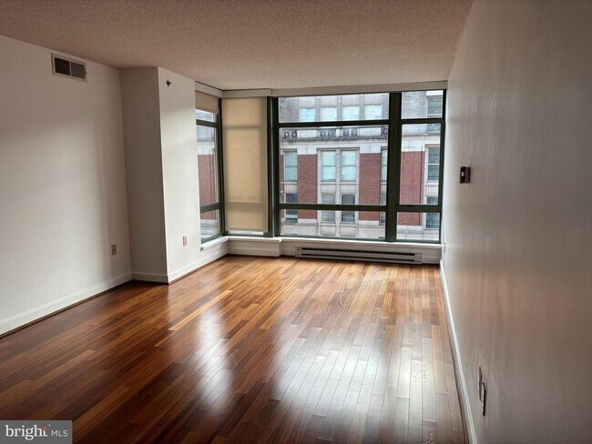 Building Photo - 1150 K St NW Unit 1107