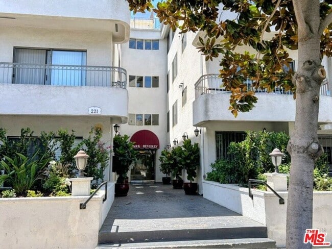 Building Photo - 221 S Gale Dr Unit 406