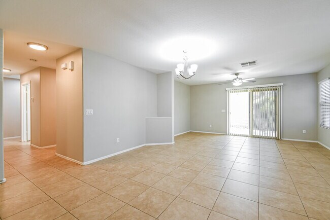 2541 S De Soto Rd