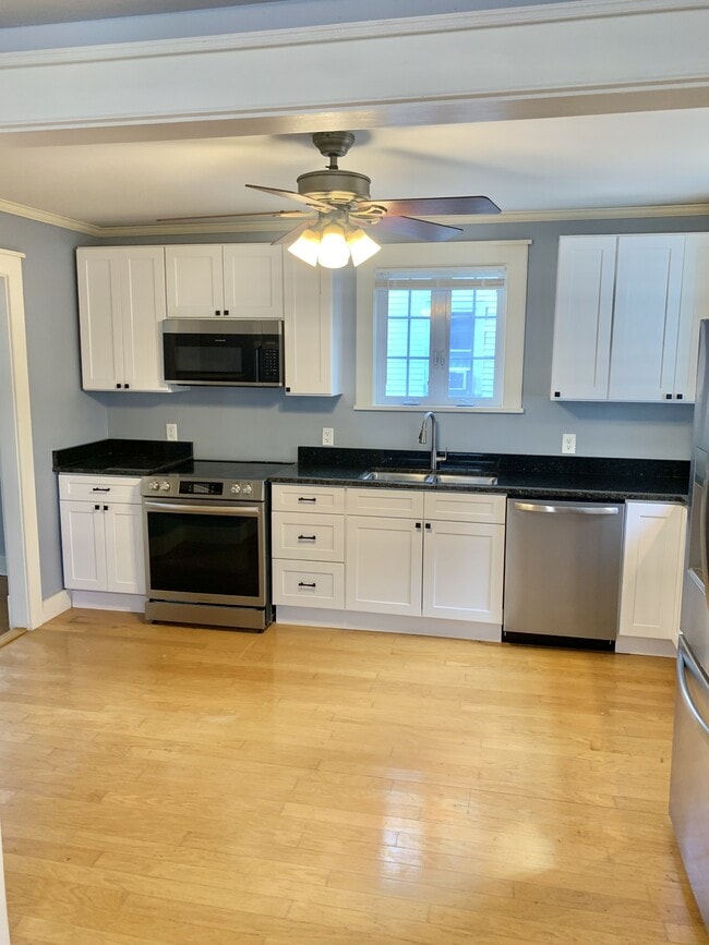 Photo - 252 Grove St
