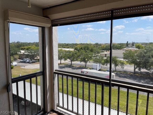 Photo - 2121 Collier Ave Unidad 513