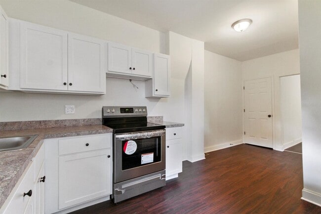 Photo - Spacious 5 Bedroom, 2 Bath Home in York City!