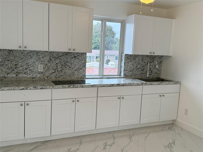 Photo - 730 Curtiss Dr Unit 2