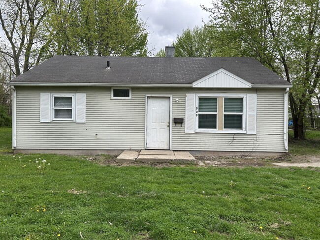 Photo - 909 Giddings St House