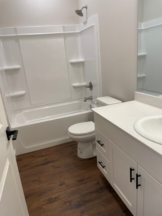 Photo - 428 Smokey Ave