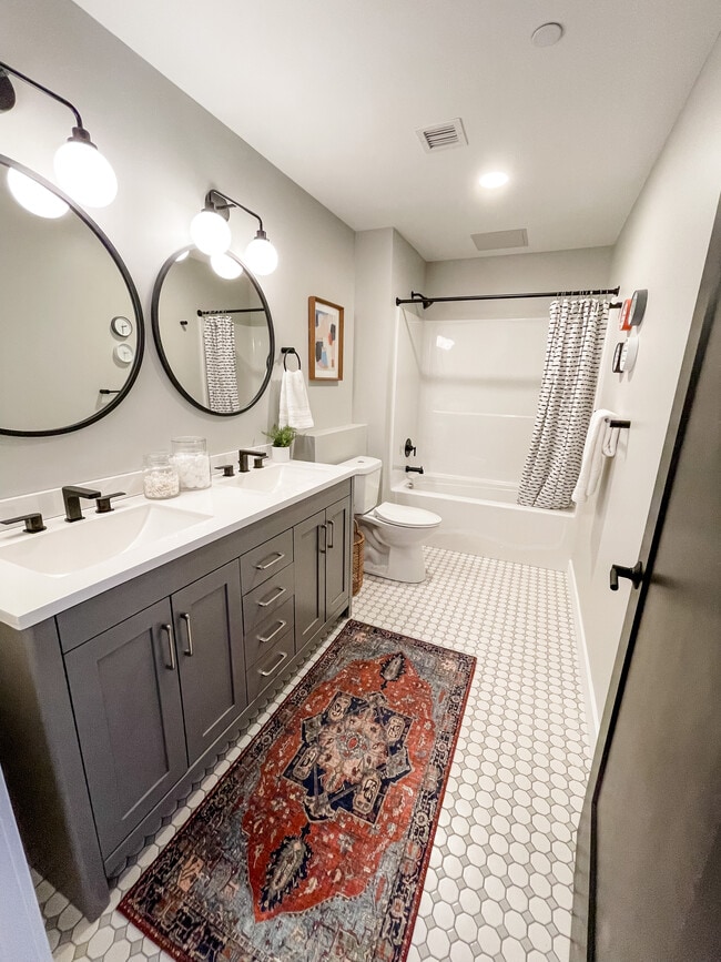 Photo - 930 On Broadway