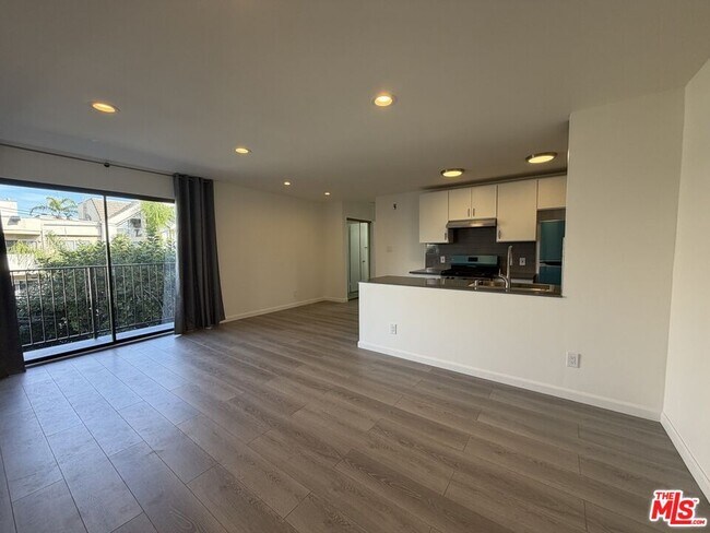 Photo - 1531 N Detroit St Unidad 214