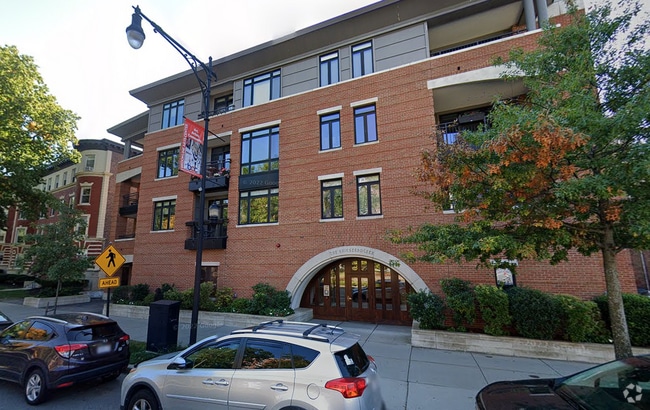 Building Photo - 1601 Beacon St Unit 403 Rental