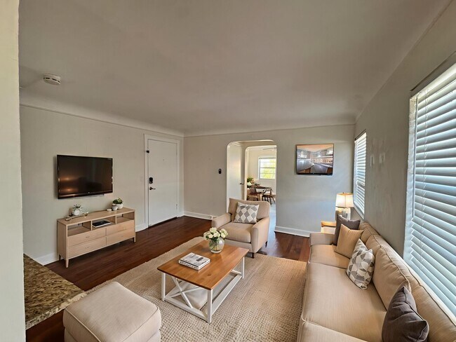 Photo - 14 S M St Unit 4