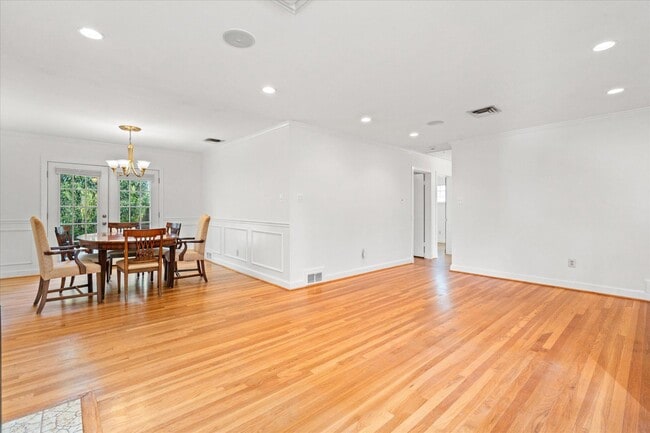 Photo - 500 Monticello Blvd