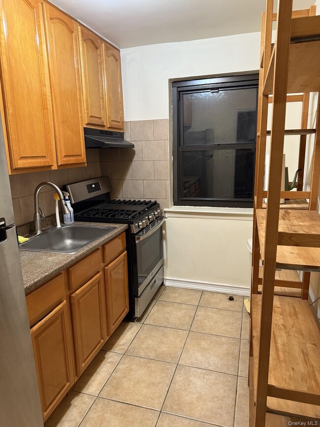 Building Photo - 144-46 77th Ave Unit 2A