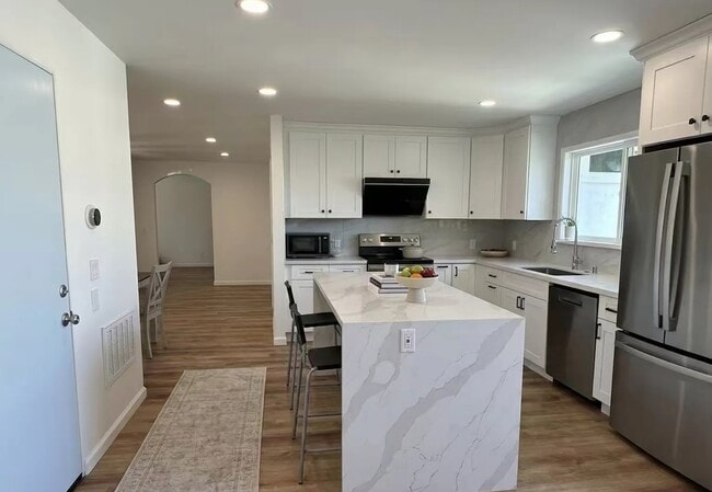 Photo - 635 River View Dr