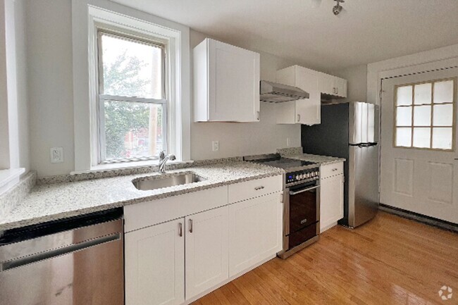 Building Photo - 9/1 Charming downtown Beverly 1BR w/laundr... Rental