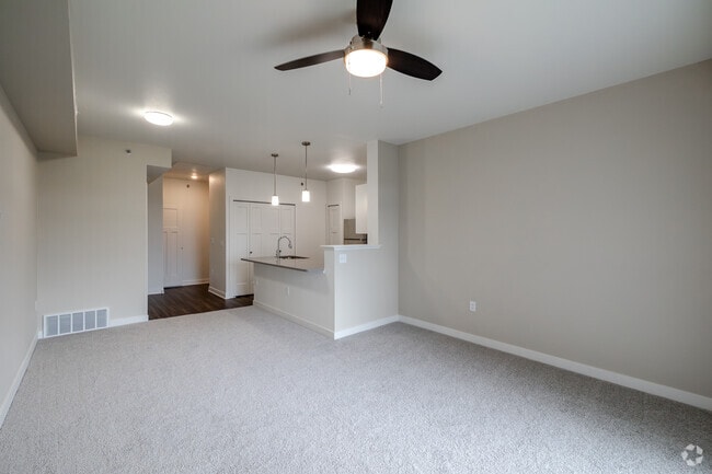 1BR, 1BA - 741SF - Living Room