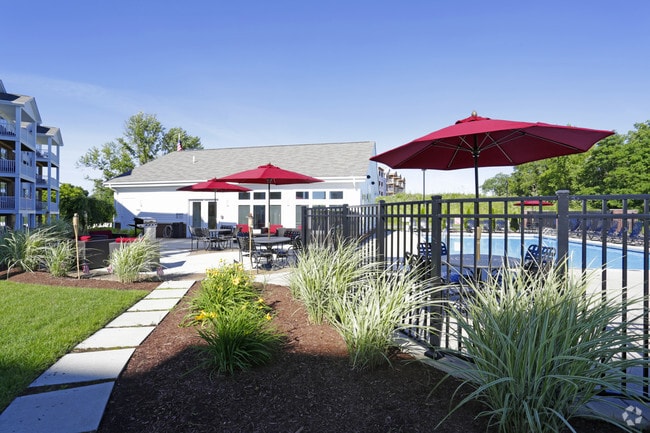 Sun Deck - Crossroad Towers