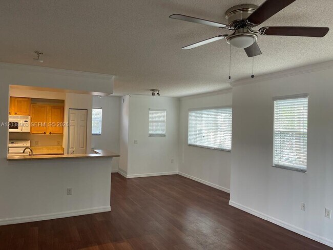 Photo - 2412 Centergate Dr