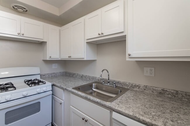 Photo - Colonial Ridge