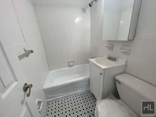 Photo - East 38th Street Unit 5B