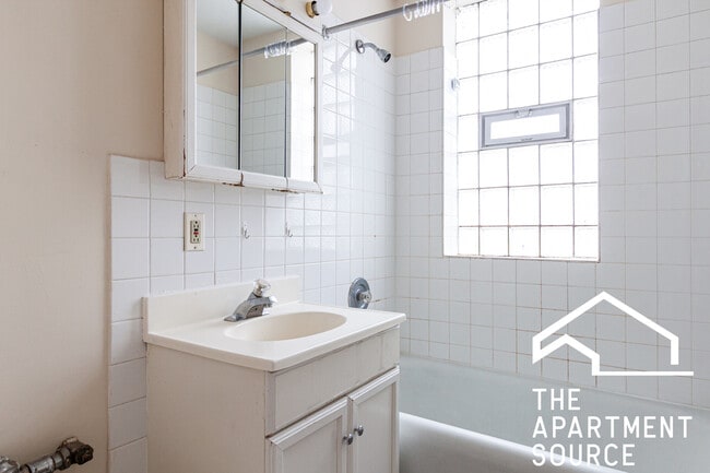 Photo - 1050 W George St Unit 314