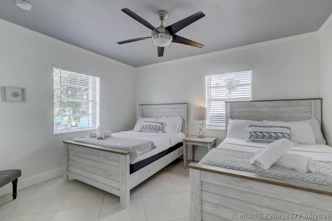 2740-2742 NE 30th Pl Unit 1-2