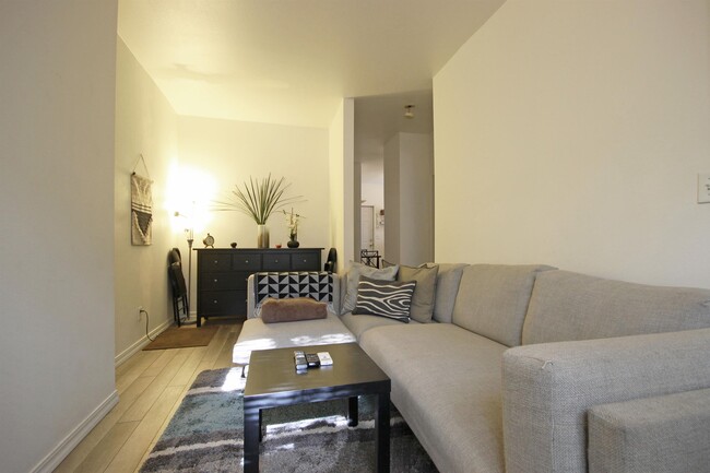 Photo - 3050 Zuni St