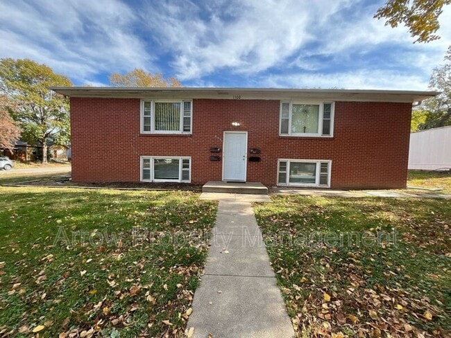 Building Photo - 1100 S 25th St Unit 4