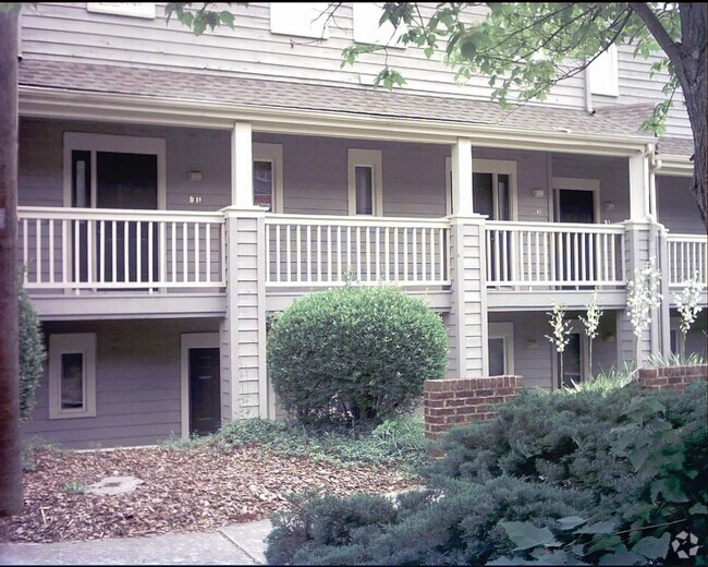 Building Photo - Chapel Hill - Mill Creek 2BR/2BA Condo AVA...