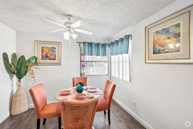 2BR, 2BA - 1,035SF - Dining - Liberty Village