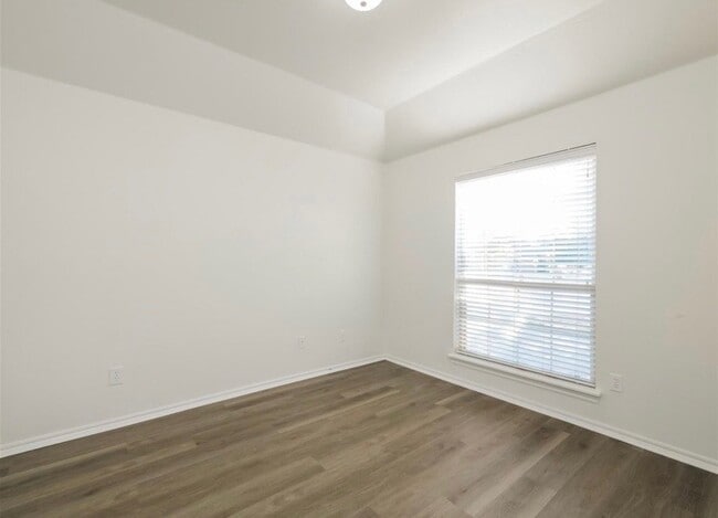 84 Kimberly Dr