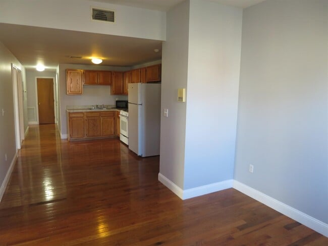 Building Photo - 360 Somerville Ave Unit 3