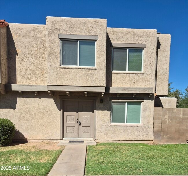 Building Photo - 600 S Dobson Rd