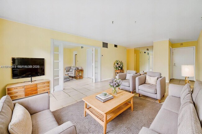 Photo - 124 NE 19th Ct Unit 114B