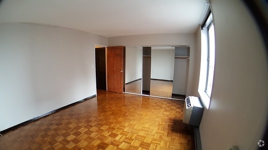 Building Photo - 1601 3rd Ave Unit 28G Rental