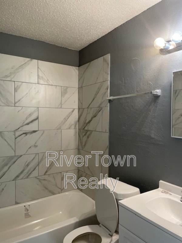 Photo - 3755 Fairmont Ave