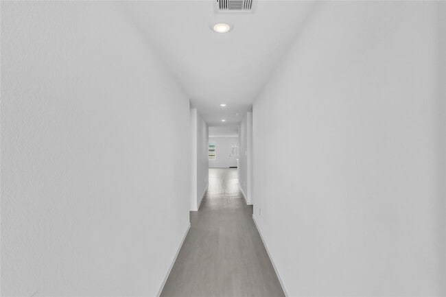 Building Photo - 26810 Nightingale Songs Dr