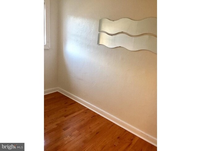 Building Photo - 433 Cross St Rental