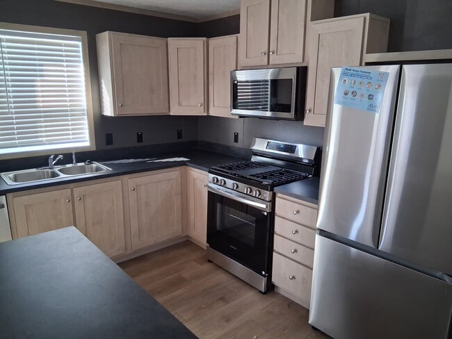 Photo - 5895 Georgia