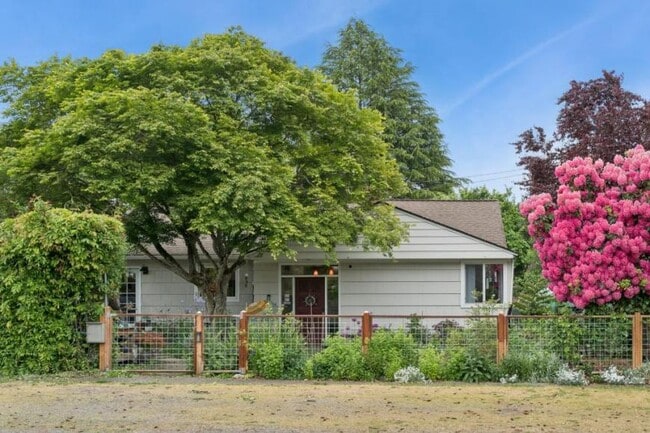 4 bedroom in Seattle WA 98125 - 4 bedroom in Seattle WA 98125 House