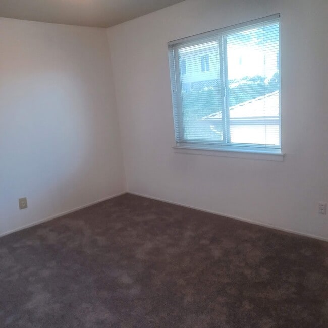 Photo - 922 Hill St