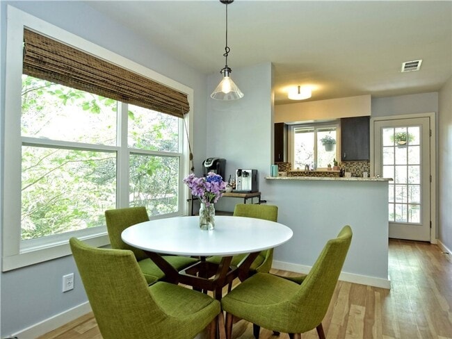 Building Photo - 1513 Travis Heights Blvd Unit A